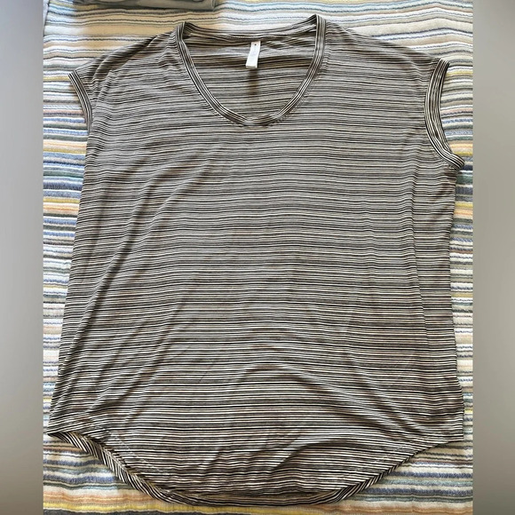 Athleta CLOUDLIGHT STRATUS TEE STRIPE - Picture 3 of 15